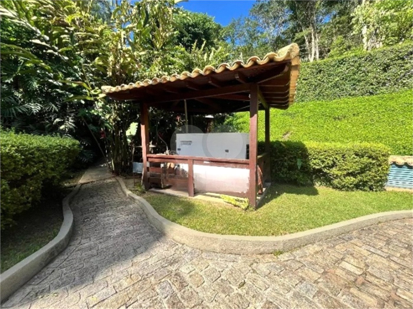 Casa à venda com 4 suítes no condomínio Quinta do Lago, Petrópolis - RJ