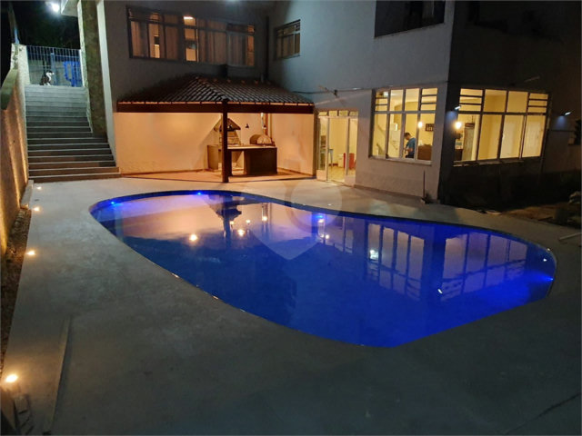 Casa à venda com 4 quartos, sendo 3 suítes,  em Jardim Prudência, São Paulo, SP