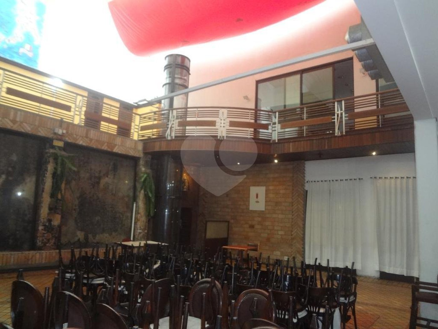 Casarão comercial à venda na Rua Treze de Maio