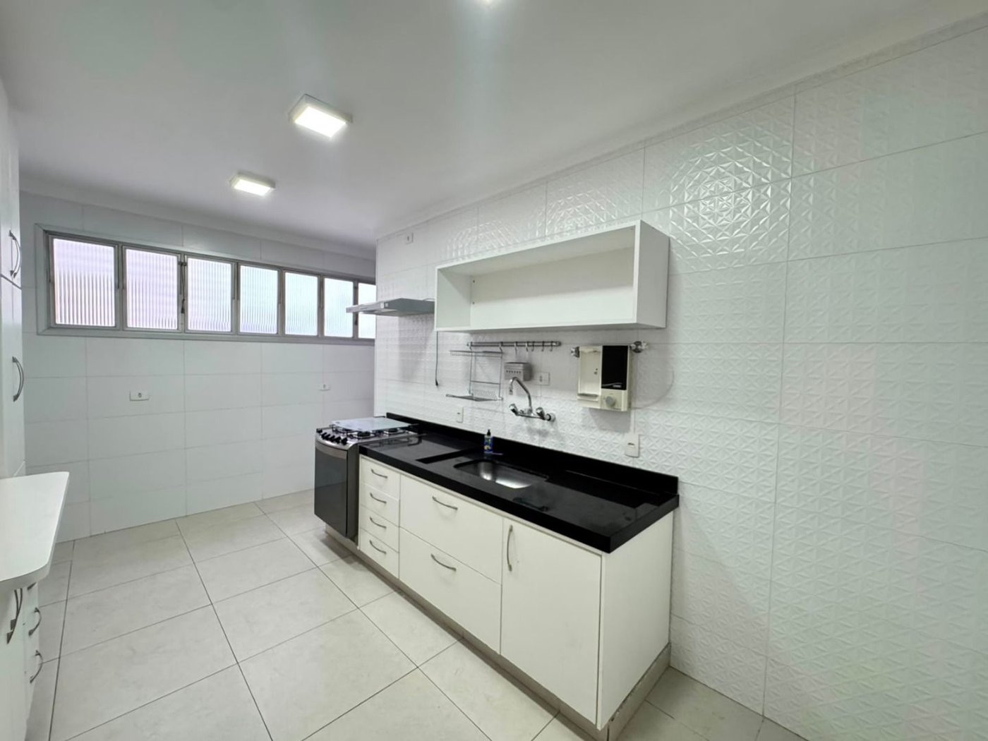 Apartamento com 2 dormitórios para alugar, 113 m² por R$ 5.900,02/mês - Gonzaga - Santos/SP