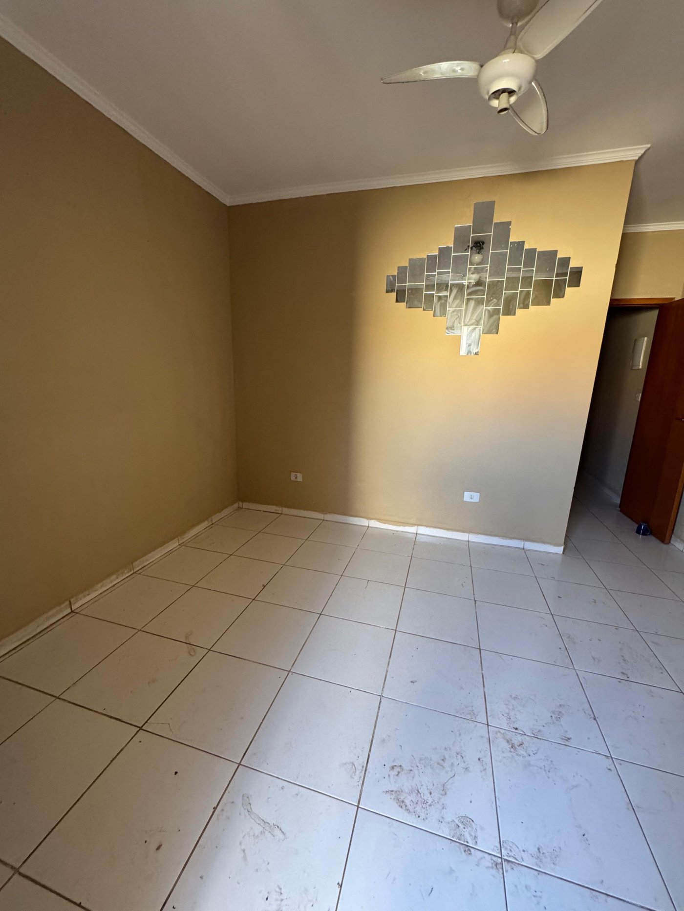 Casa para alugar com 3 quartos, sendo 1 suíte,  em Santa Luzia, Três Lagoas, MS