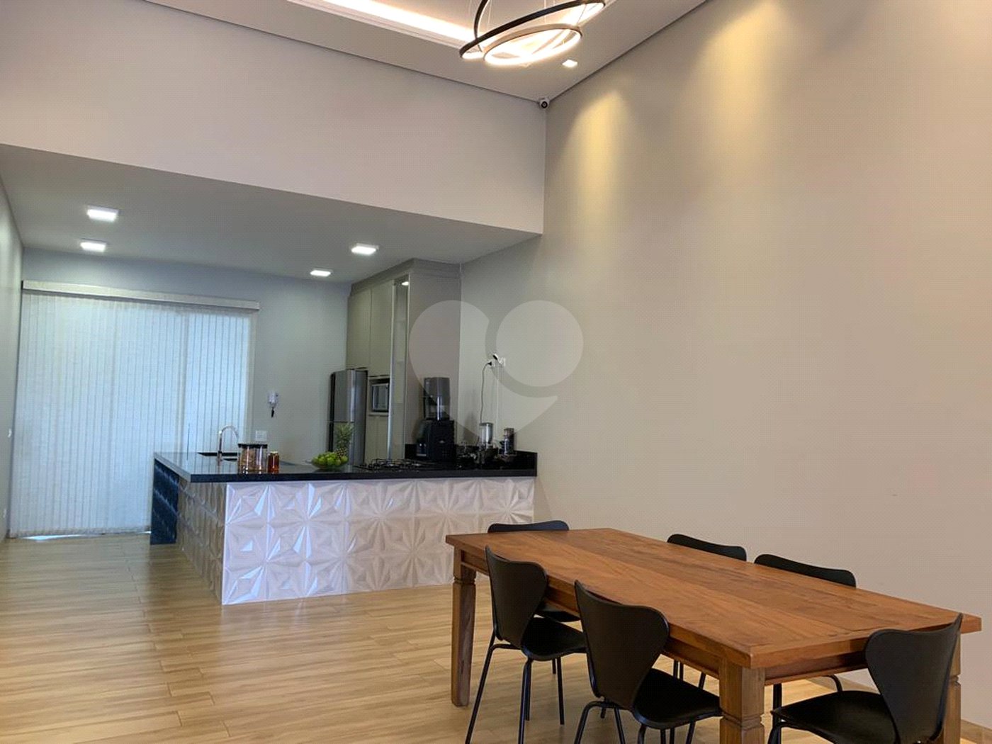 Casa à venda com 2 quartos, sendo 3 suítes, no Centro, Salto Grande, SP