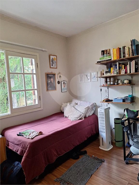 Sobrado à venda com 3 quartos, sendo 1 suíte, em Vila Irmãos Arnoni, São Paulo, SP