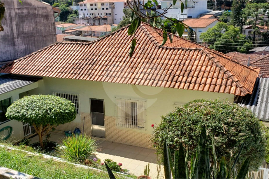 Casa Térrea à venda com 3 quartos em Horto, São Paulo, SP