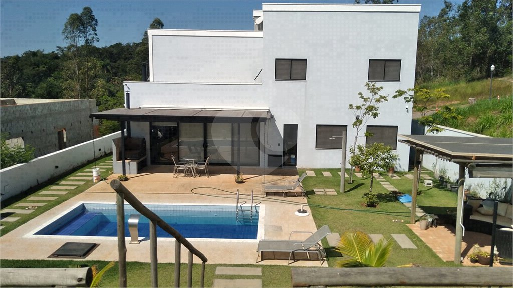Casa à venda com 4 quartos, sendo 2 suítes, no condomínio Campos de Santo Antonio II, Itu - SP