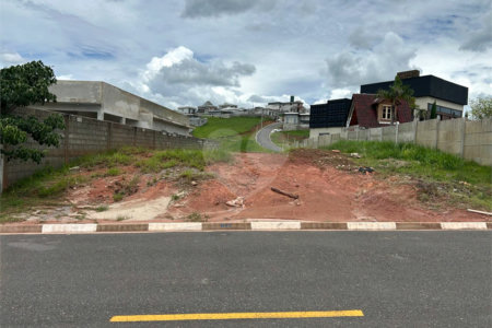 Terreno à venda no condomínio Altos da Floresta, Bom Jesus dos Perdões - SP
