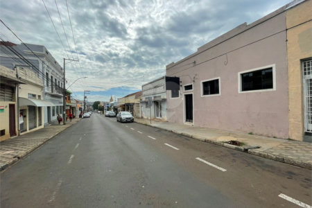 Casa comercio dispondo para venda ou locação no Centro,