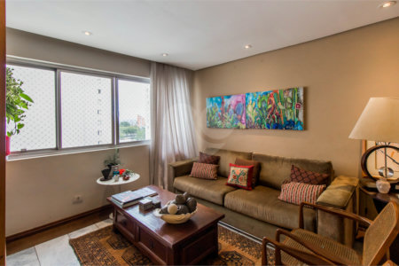 Apartamento à venda com 3 quartos, sendo 1 suíte, em Santo Amaro, São Paulo, SP