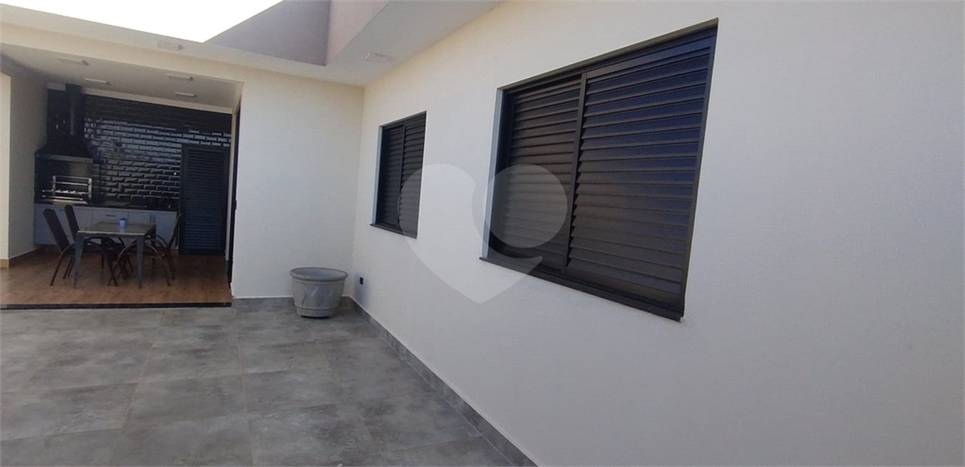 Casa à venda com 3 quartos, sendo 1 suíte, no condomínio Vila Paraty, Indaiatuba - SP