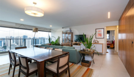 Apartamento à venda com 3 suítes em Campo Belo, São Paulo, SP