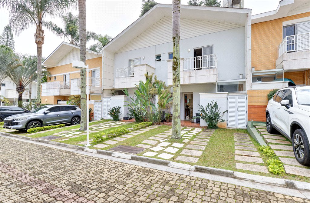 Casa à venda com 3 quartos, sendo 1 suíte, no condomínio Magnólia Gardens, São Paulo - SP