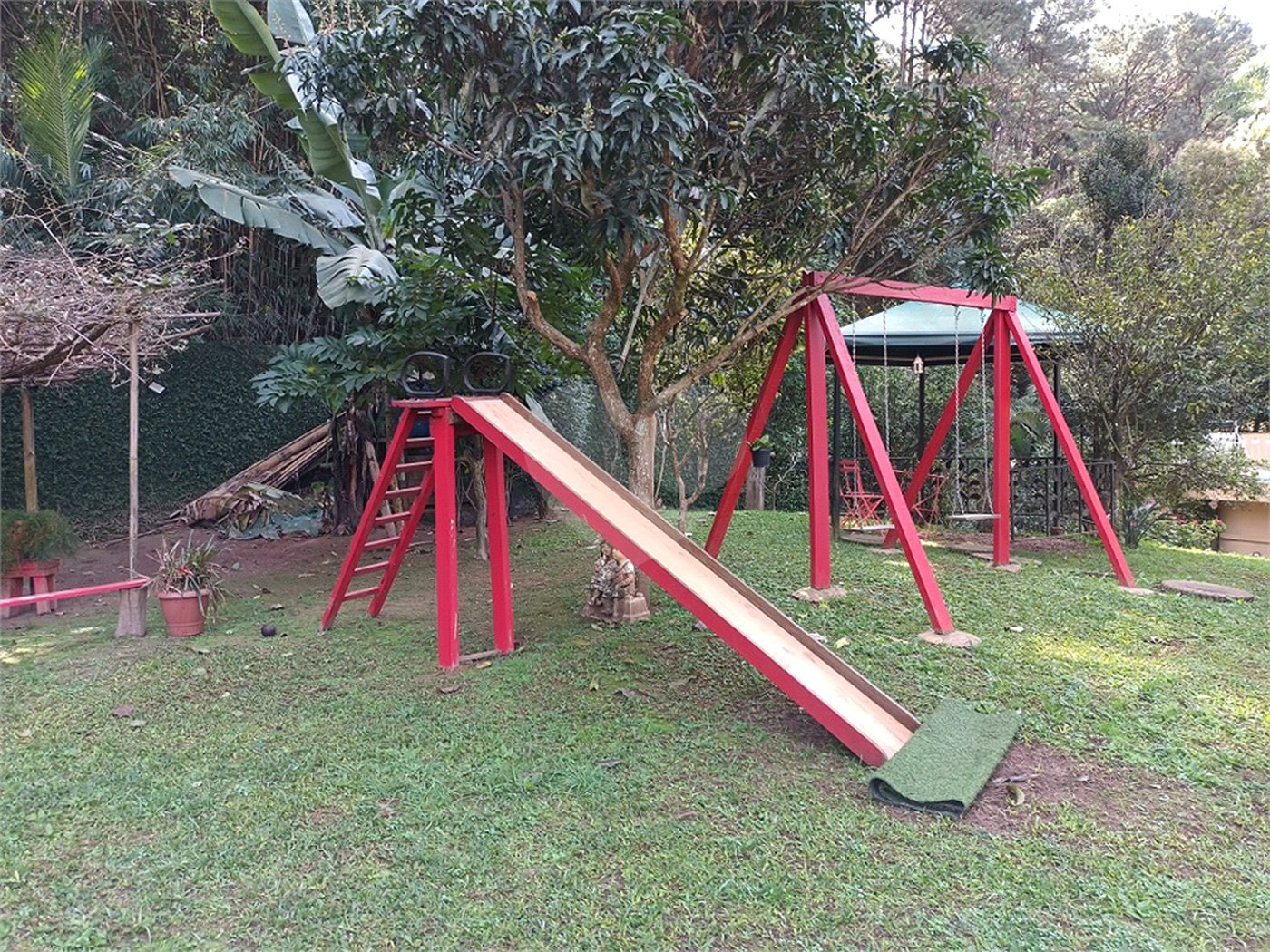 Casa à venda com 2 suítes em Horto Florestal, São Paulo, SP