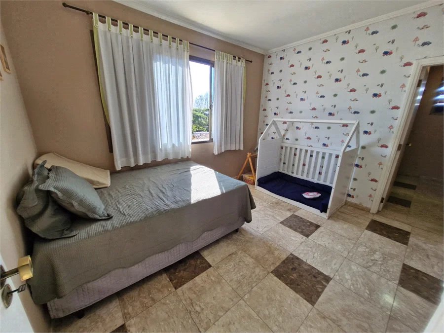 Casa à venda com 4 suítes no condomínio Villa Viana II, Cotia - SP