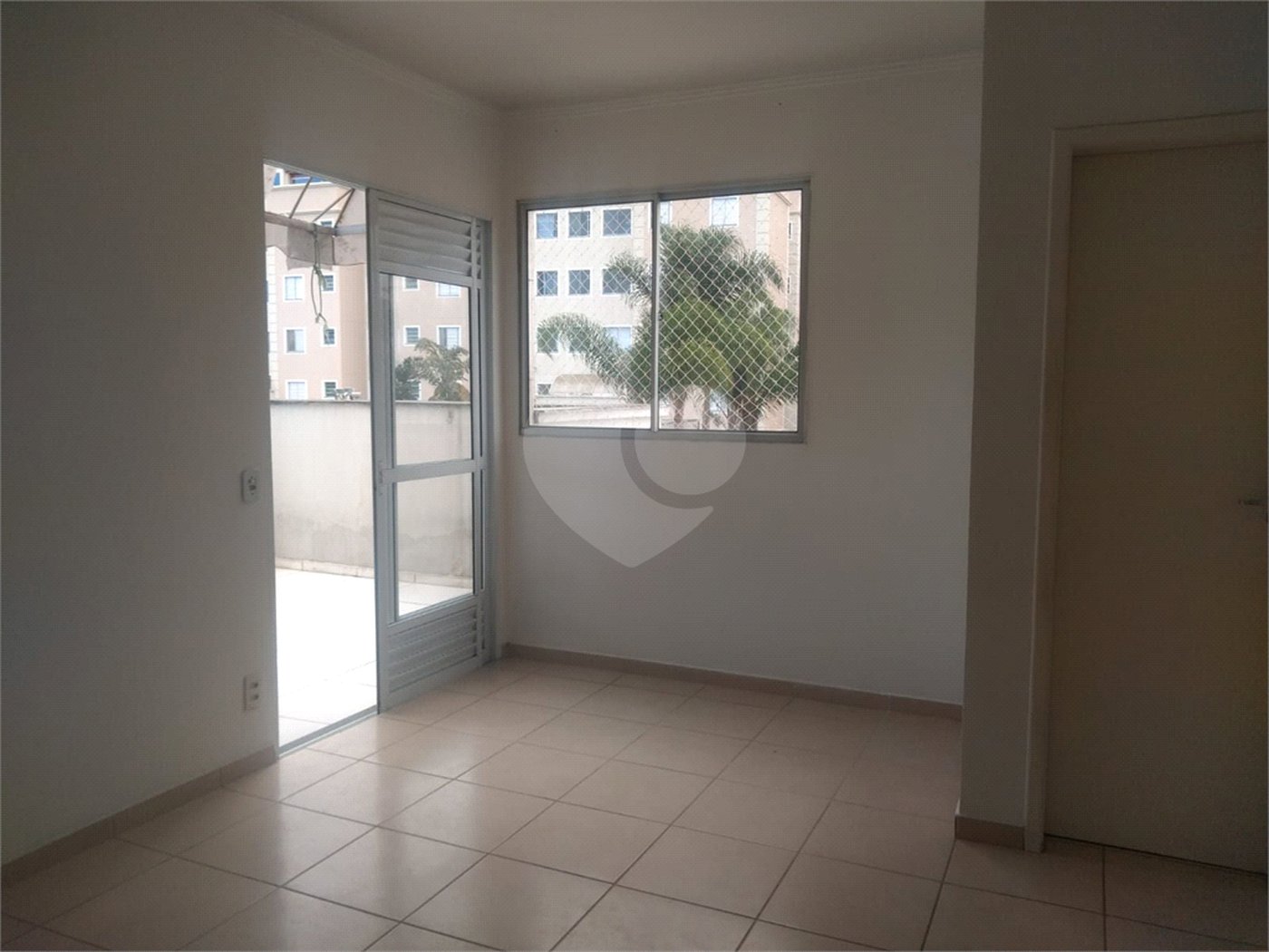 Apartamento à venda com 2 quartos, sendo 1 suíte,  em Vila Santana, Mogi das Cruzes, SP