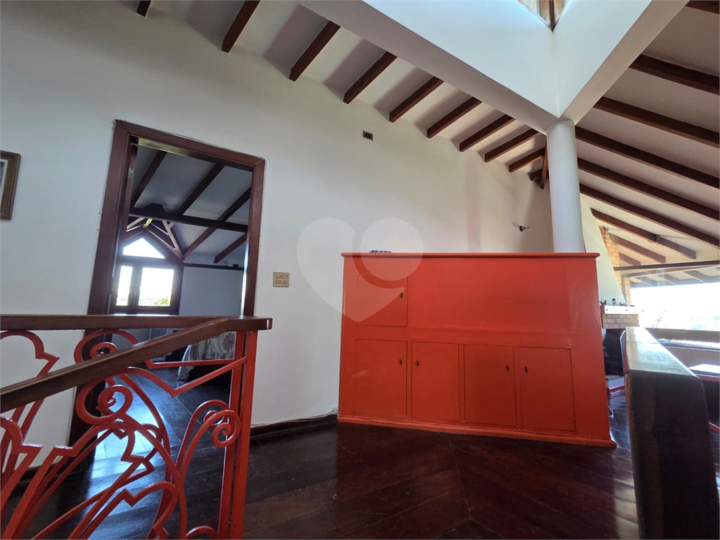 Casa à venda com 4 quartos, sendo 2 suítes, em Cidade São Francisco, São Paulo, SP