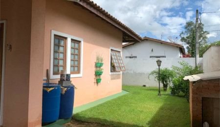 Casa à venda com 3 quartos, sendo 1 suíte,  em Loteamento Vale das Flores, Atibaia, SP