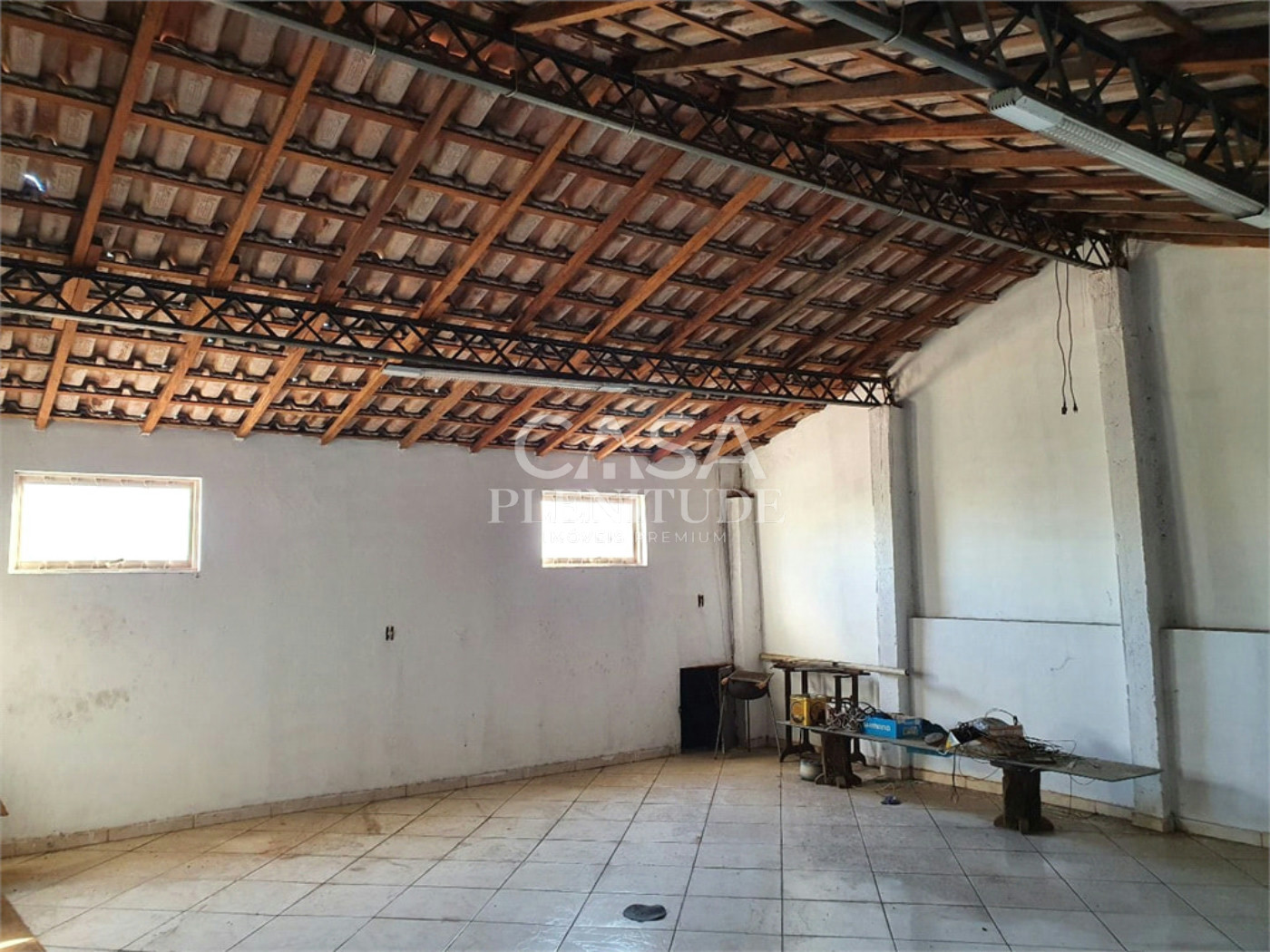 Sobrado à venda com 4 quartos, sendo 1 suíte, em Vila Carvalho, Sorocaba, SP