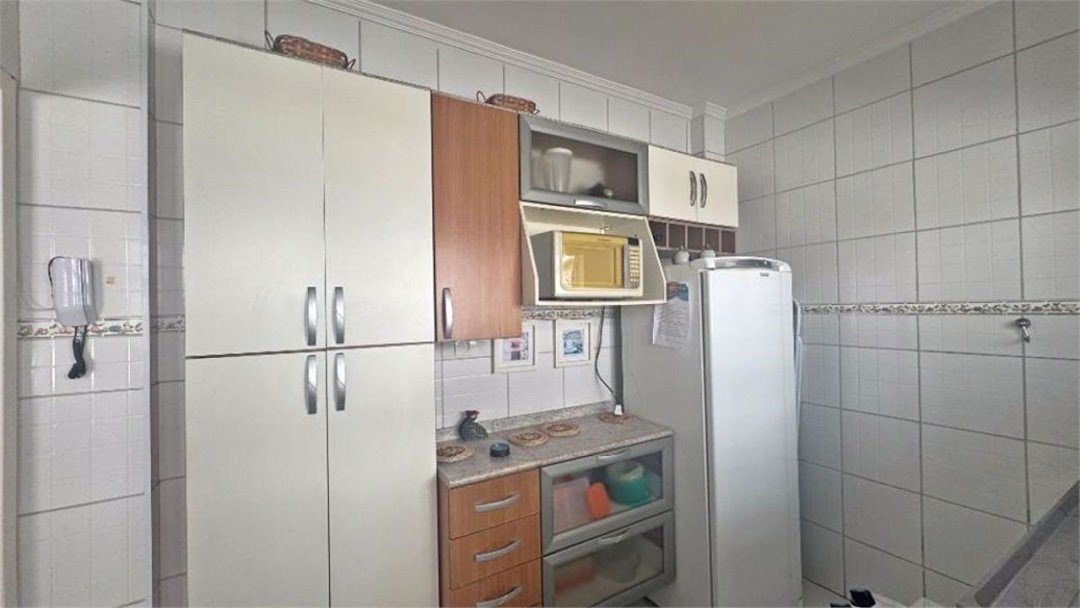 Apartamento Residencial à venda, Vila Guilhermina, Praia Grande - AP0381.