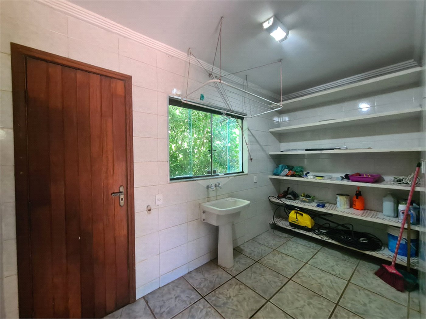 Casa à venda com 3 suítes no condomínio Portal do Sabia, Araçoiaba da Serra - SP