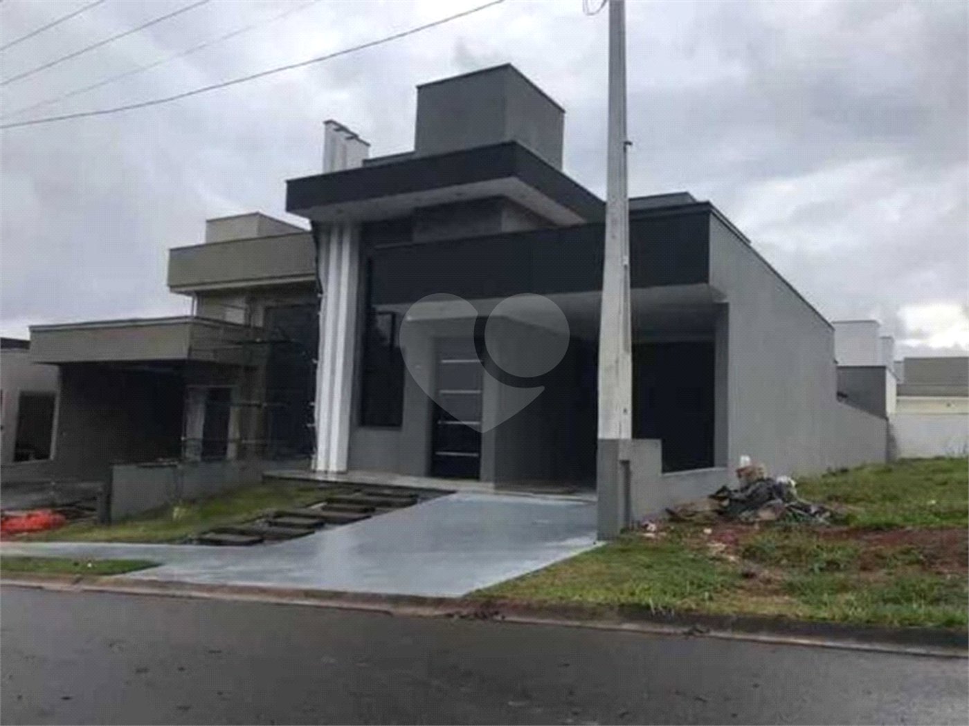 Casa à venda com 3 quartos, sendo 1 suíte, no condomínio Reserva Ipanema I, Sorocaba - SP