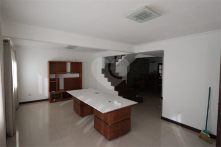 Casa à venda com 4 quartos, sendo 1 suíte, em Jardim Villaça, São Roque, SP