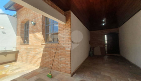 Casa de Vila à venda com 4 suítes em Jardim Santa Rosália, Sorocaba, SP