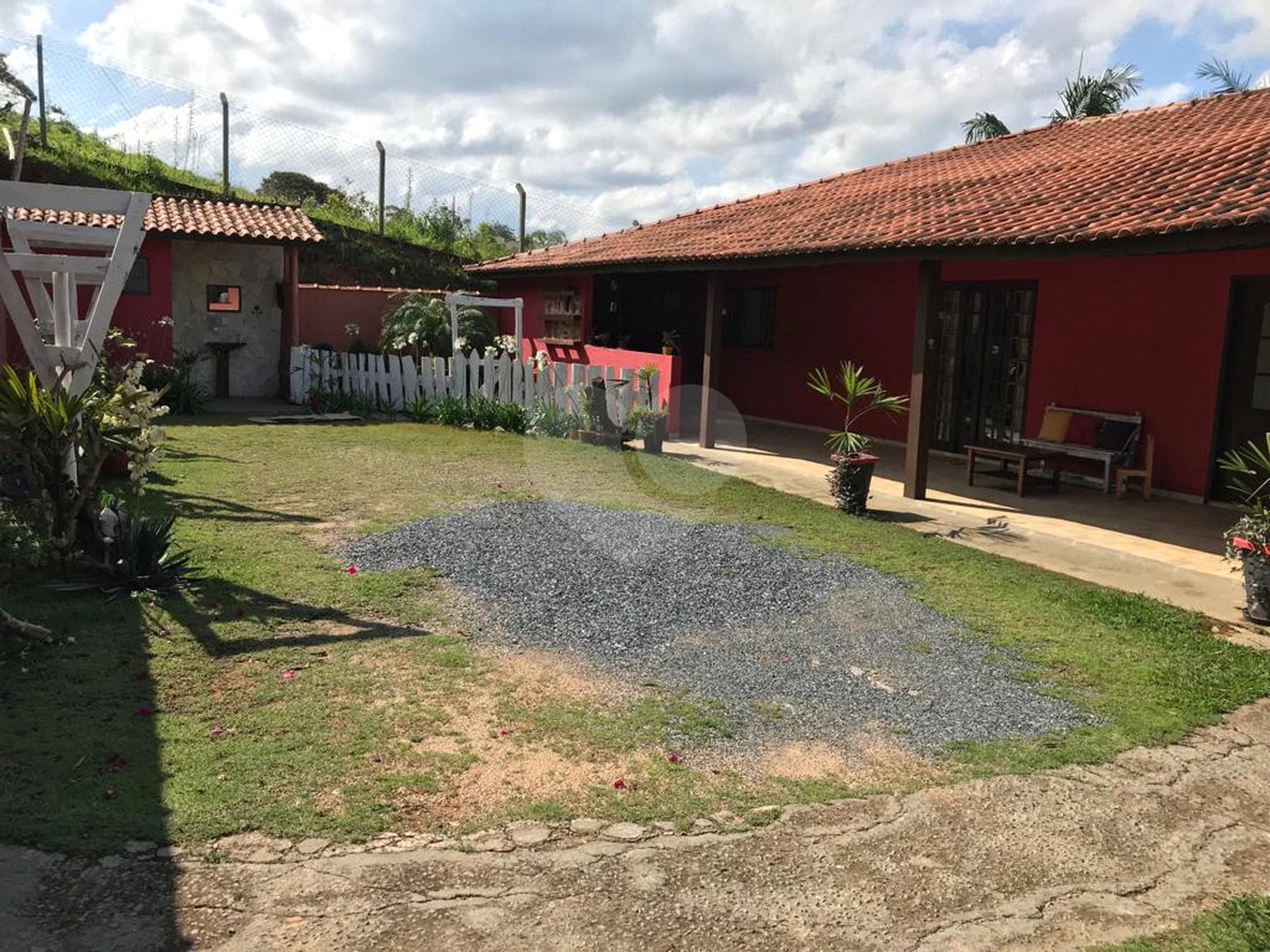 Chácara à venda com 4 quartos, sendo 3 suítes, em Monterrey, Louveira, SP