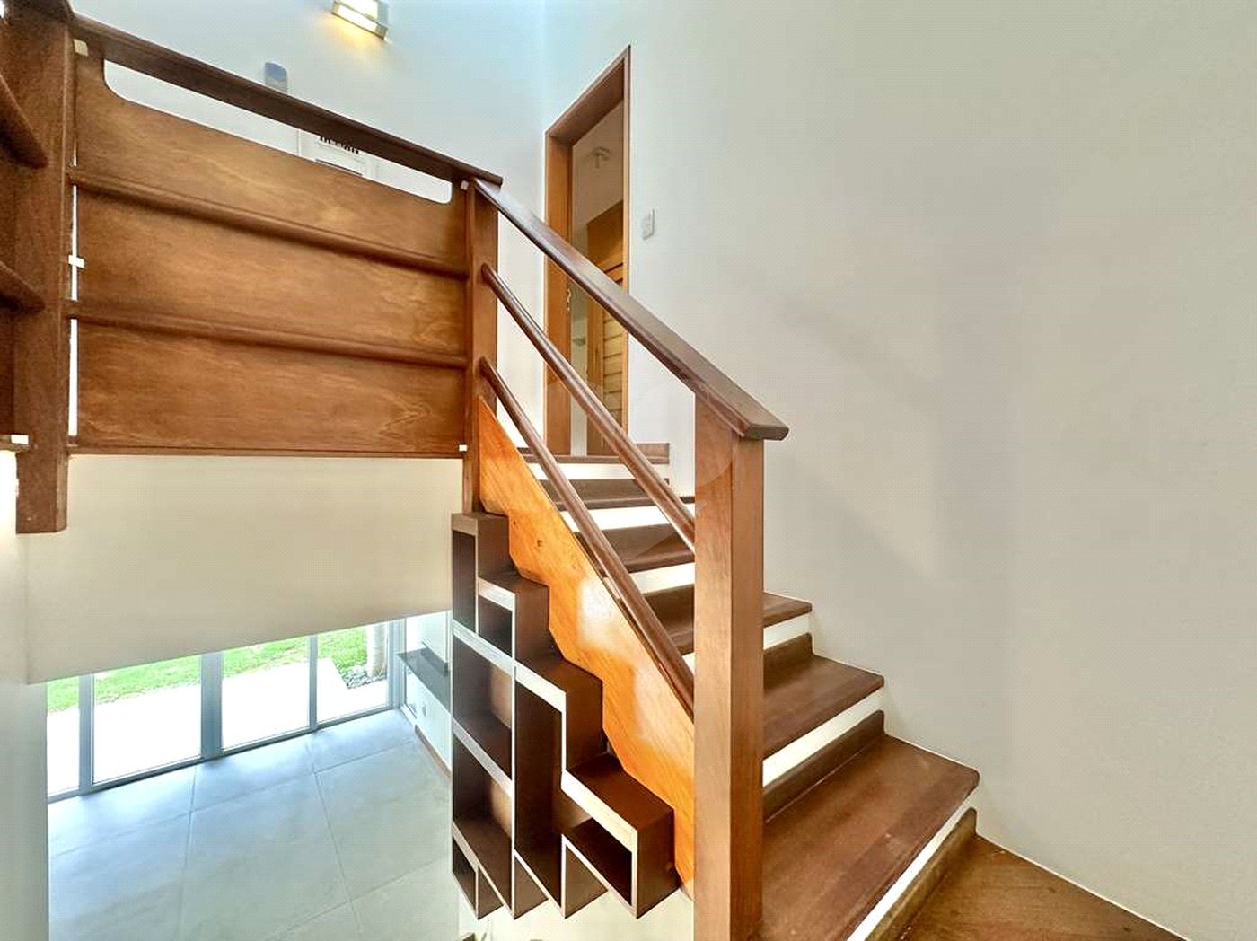 Casa à venda com 4 suítes no condomínio Recanto Impla, Carapicuíba - SP