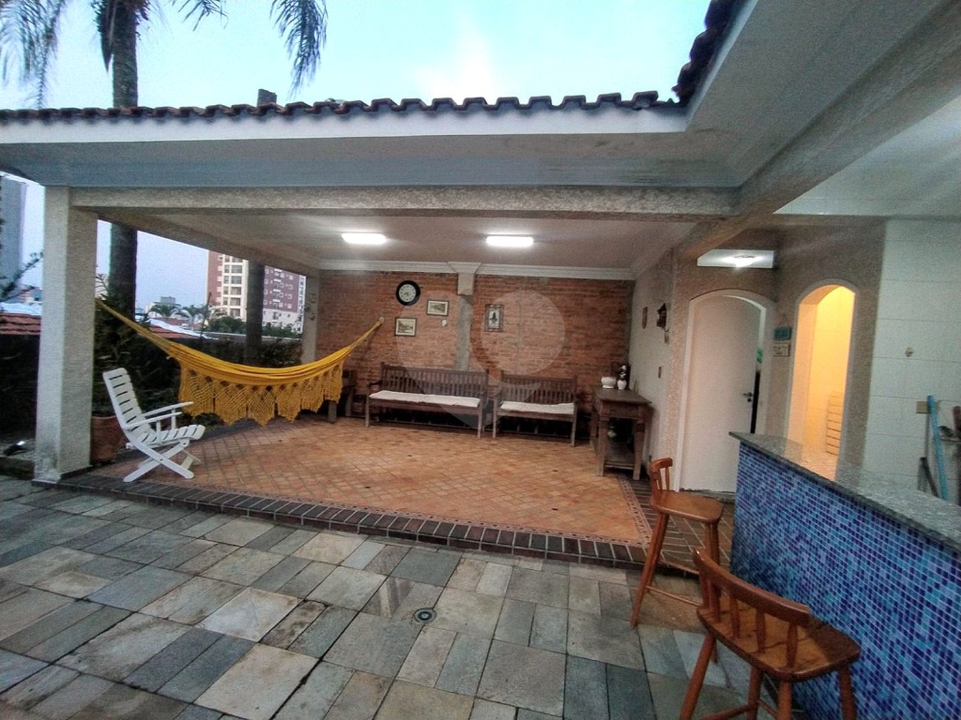 Sobrado à venda com 4 quartos, sendo 2 suítes, em Vila Paulicéia, São Paulo, SP