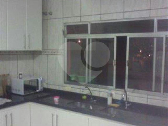 Casa à venda com 4 quartos, sendo 1 suíte,  em Jardim Peri, São Paulo, SP