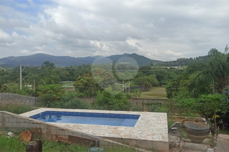 Casa à venda com 3 suítes no condomínio Serra da Estrela, Atibaia - SP