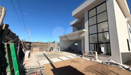 Casa em condomínio à venda com 4 quartos, sendo 3 suítes, em Ogiva, Cabo Frio, RJ
