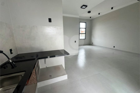 Casa à venda com 2 quartos, sendo 1 suíte, no condomínio Tivolli, Itapetininga - SP