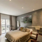 Apartamento de 306m² na melhor região de Moema, 3 suítes, 5 vagas, varanda gourmet, depósito, fora de rota