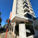 Apartamento mobiliado com 2 dormitórios sendo 1 suíte