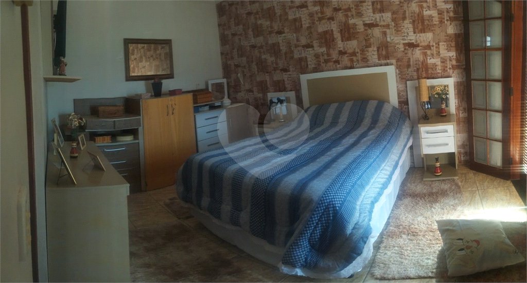 Linda casa com 3 suítes a venda na Vila Pasti em Louveira