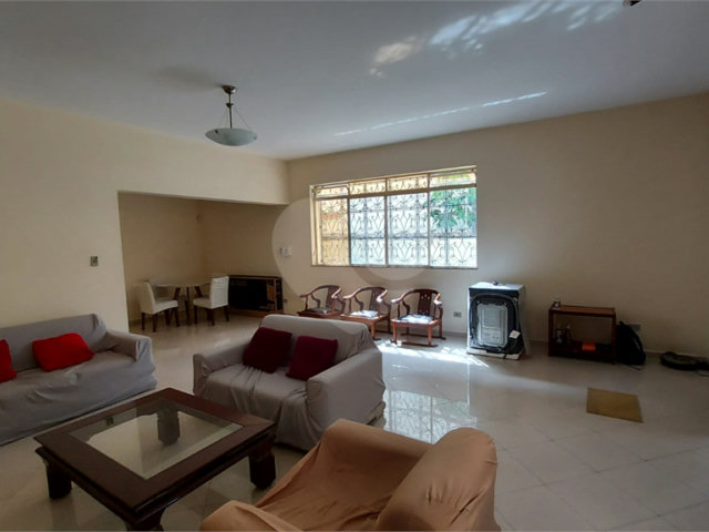 Casa à venda com 4 quartos, sendo 3 suítes,  em Jardim Luzitânia, São Paulo, SP