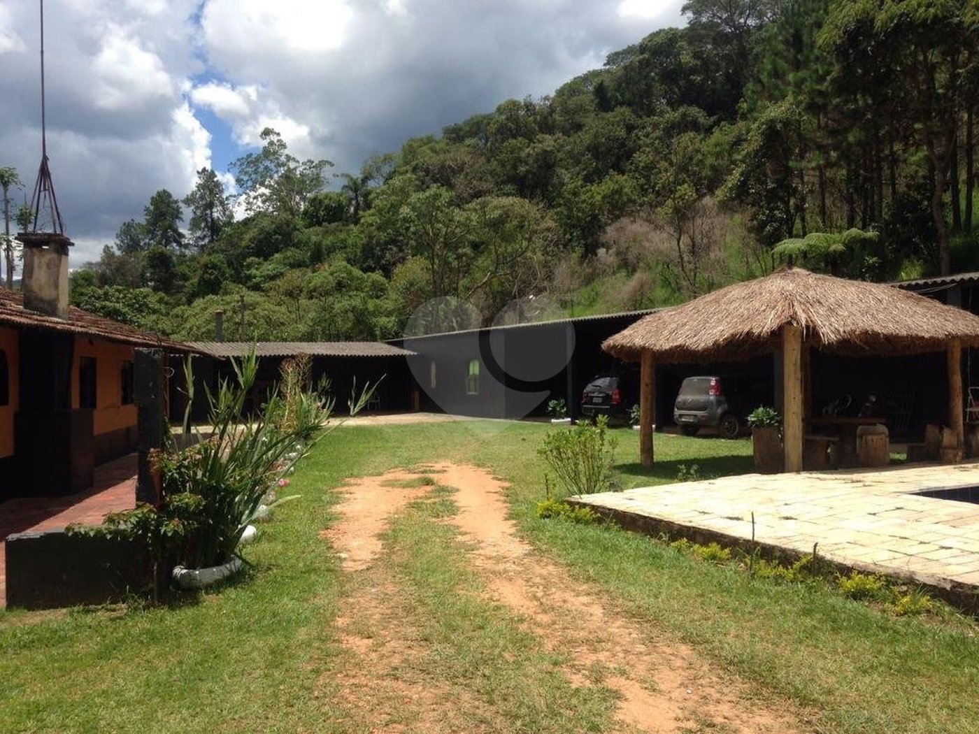 Casa à venda com 6 quartos, sendo 2 suítes,  em Roseira, Mairiporã, SP
