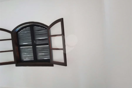 Sobrado à venda com 4 quartos em Parada Inglesa, São Paulo, SP