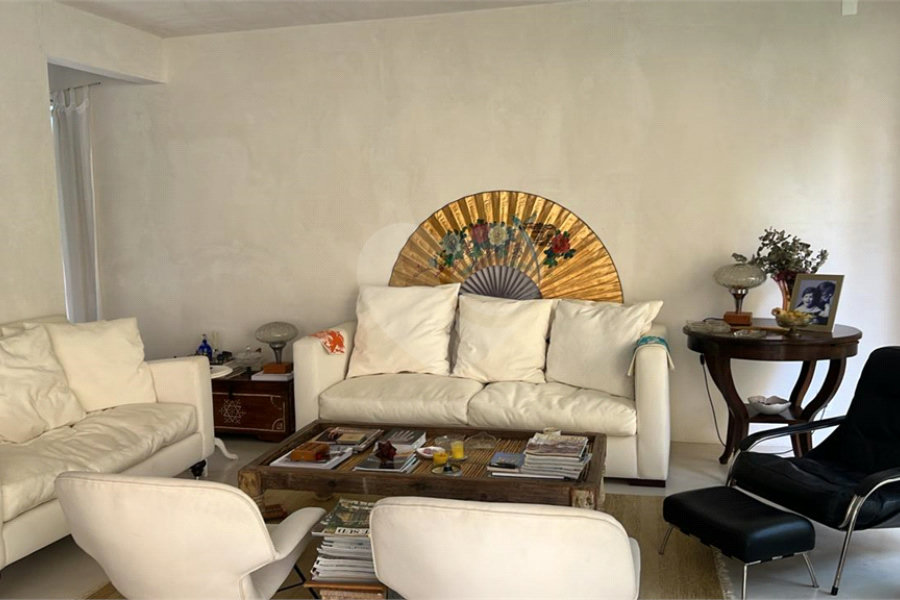 Casa à venda com 4 quartos, sendo 3 suítes, em Vila Madalena, São Paulo, SP