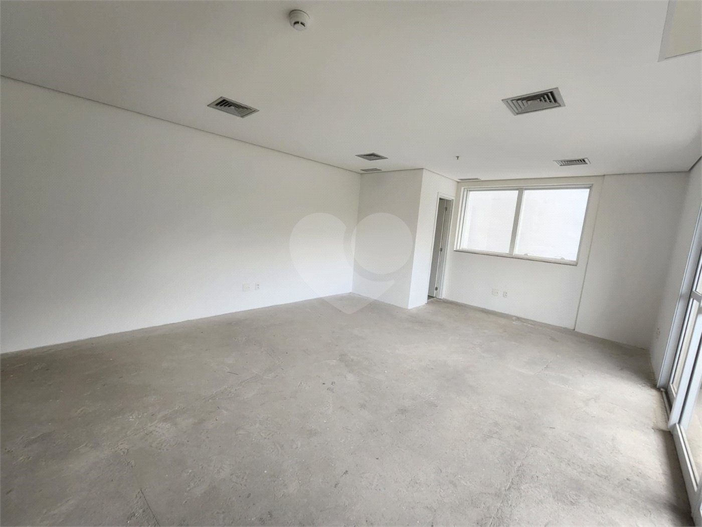 Sala comercial em frente ao Allianz Parque