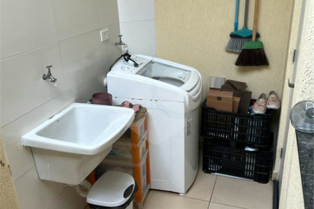 Casa à venda com 2 suítes no condomínio Jd. Avelino II, São Paulo - SP