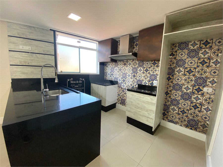 Casa à venda com 3 quartos, sendo 1 suíte, no condomínio Ana Carolina, São Paulo - SP