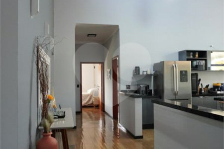 Casa à venda com 4 quartos, sendo 2 suítes, no condomínio Primavera, Salto - SP