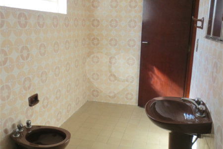 Casa à venda com 4 quartos, sendo 1 suíte, em Vila Santo Estéfano, São Paulo, SP