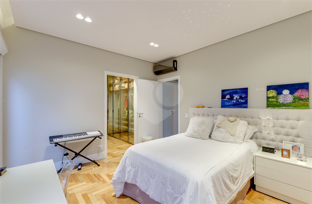 Casa Térrea à venda ou para alugar com 4 suítes em Alto da Boa Vista, São Paulo, SP
