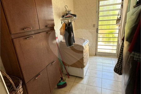 Casa à venda com 4 quartos, sendo 1 suíte,  em Vila Romão, Salto, SP