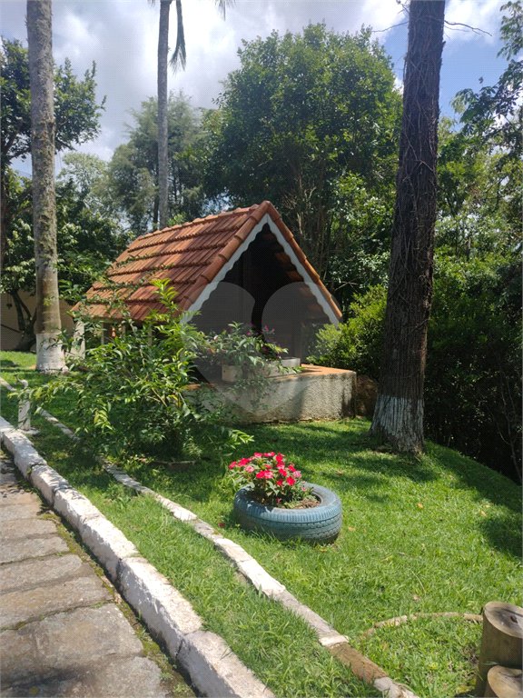 Casa à venda com 4 quartos, sendo 2 suítes,  no condomínio Cinco Lagos, Mairiporã - SP