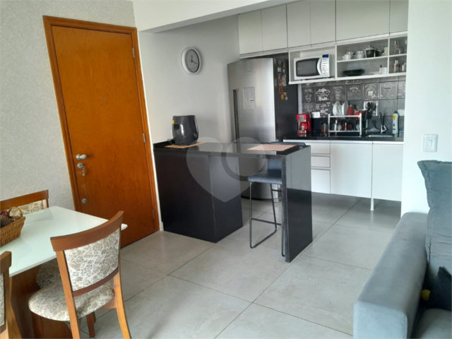 Apartamento à venda com 3 quartos, sendo 1 suíte,  em Jardim Marajoara, São Paulo, SP