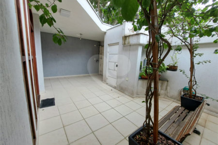 Sobrado à venda com 4 quartos, sendo 1 suíte, em Planalto Paulista, São Paulo, SP